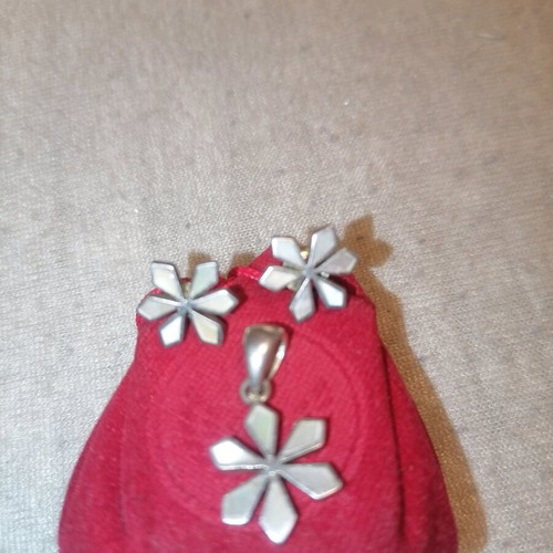 Women's silver jewelry set used, lightly worn