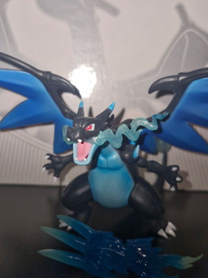 Pokemon Mega Charizard X Scale World figure new with attack effect