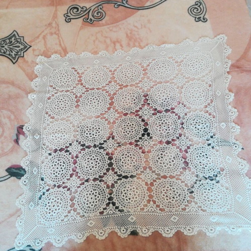 Machine knitted square 90x90 cm like new