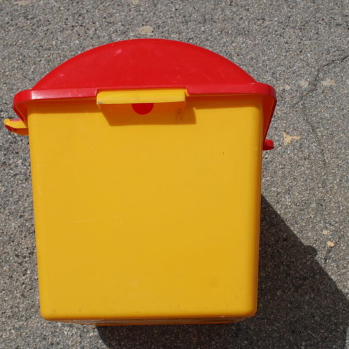 Plastic toy storage chest like new