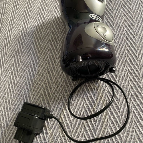 Delonghi coffee grinder like new with base and adapter