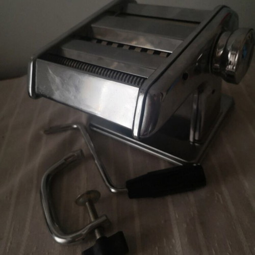 Marcato Ampia pasta machine like new, Italian quality