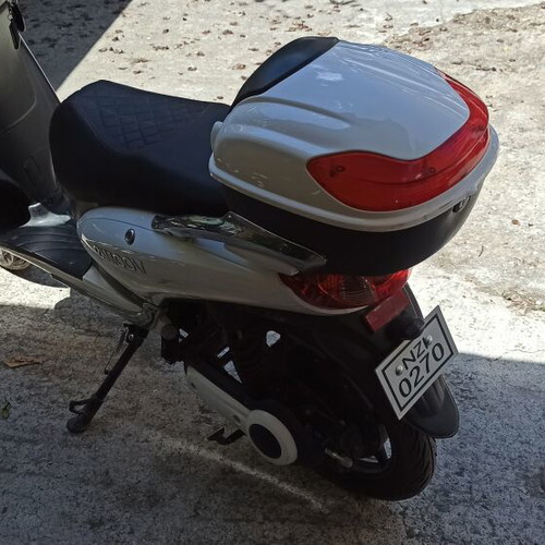 E-MOOV LTL-1 Electric Scooter like new, 48V20Ah battery, no license