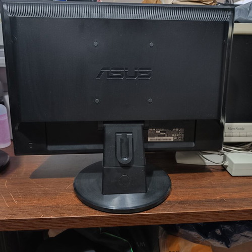 Asus 19" Monitor like new with VGA port