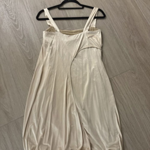Amaya Arzuaga knee-length gold shimmering balloon dress like new