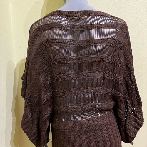 Brown blouse with unique knit and sleeves like new, size S/M