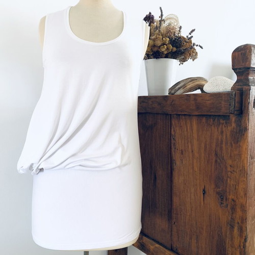 Kai-aakmann asymmetrical blouse new, white