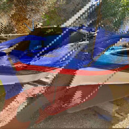 Τρεχαντήρι 4.5 μέτρα μεταχειρισμένο, πλαστικοποιημένο, ανακαινισμένο, με βυθόμετρο και ηλιακό πάνελ