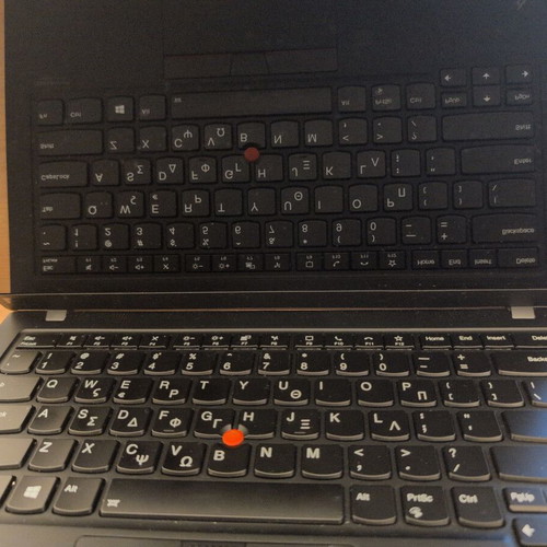 Lenovo ThinkPad X1 Gen 5 λάπτοπ με οθόνη που δεν λειτουργεί και 16GB RAM