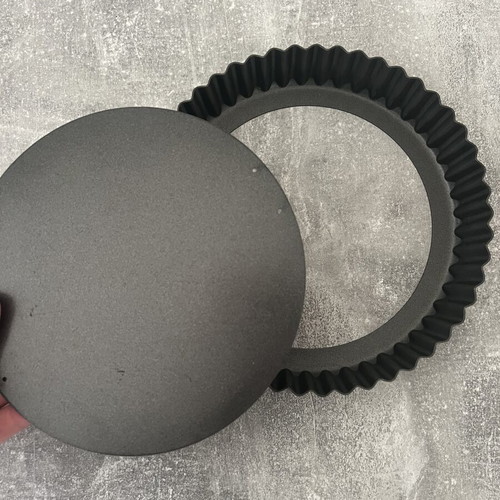Tart Pan 20cm nonstick, like new, removable bottom