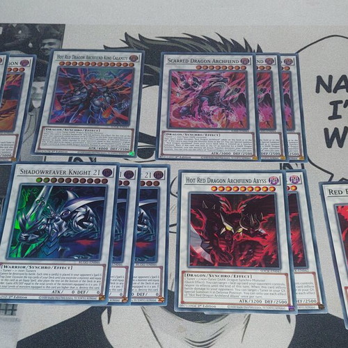 Red Dragon Archfiend Resonator Core deck like new