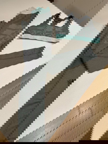 προσφορά adidas αθλητικό σετ