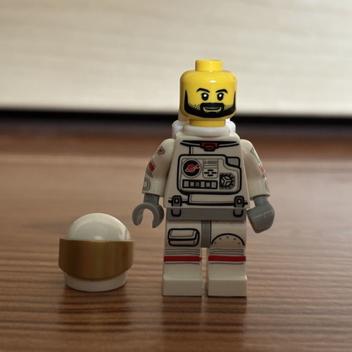 Lego Astronaut Series 15 collectible minifigure like new without accessories