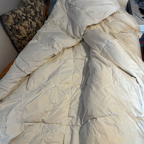 Thick quilt used, dimensions 2.10x2.20
