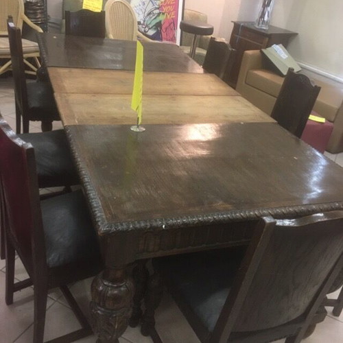 Renaissance dining set used, 8 leather chairs, walnut wood