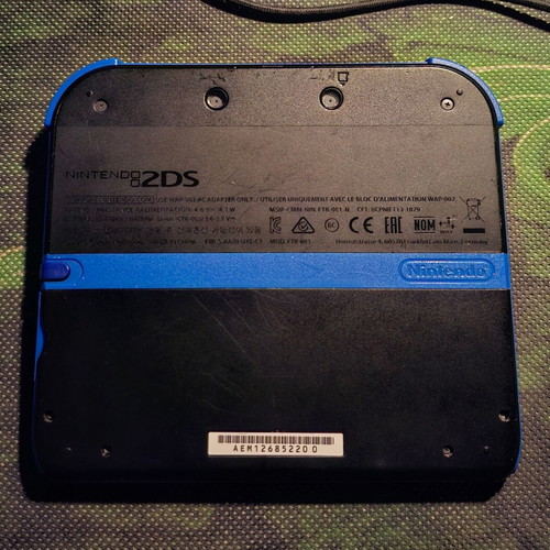 Nintendo 2DS used with 4 games, case and charger