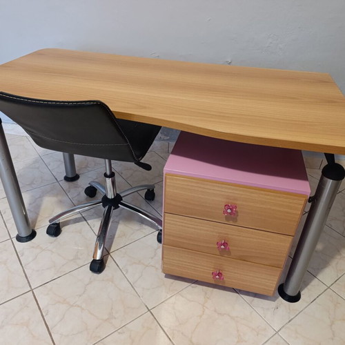 Desk with drawers used in good condition