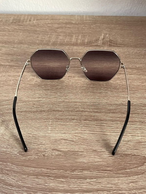 Sunglasses unisex, like new, pack of two with case, black and brown