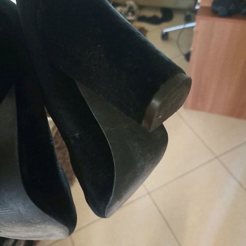 Black velvet pumps size 38 used with thick heel