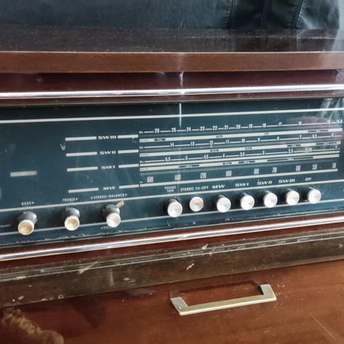 Grundig stereo Mandello 2 turntable used, radio works, needs repair