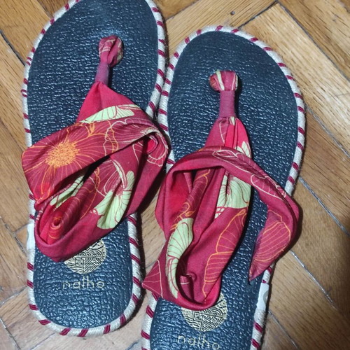 Nalho yoga mat sandals used, red, size 41
