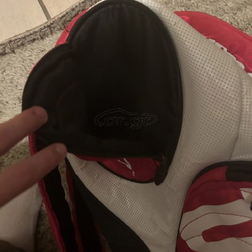 Wilson tennis bag like new with multiple compartments