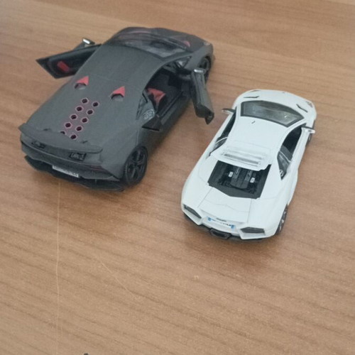 Lamborghini Sesto Elemento 1/24 and Reventón 1/32 used