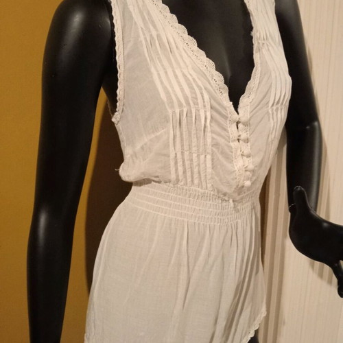 Kai Ya sleeveless blouse M 100% cotton new, white