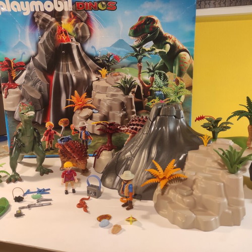 Playmobil Dinos Volcano Set 5230 like new with extra explorer gift