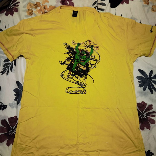 Converse shirt XL yellow like new
