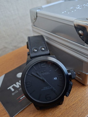 Часовник TW Steel употребяван, мъжки, черен