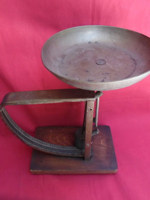 Prewar postal scale of eastern origin