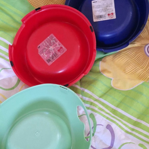 Plastic dog food bowls used, pack of 3 pieces