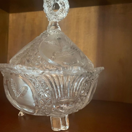 Vintage crystal fondantière like new, heavy carved with lid