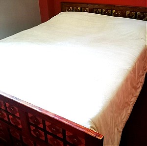 Διπλό κρεβάτι με μπουφε/ντουλαπα
