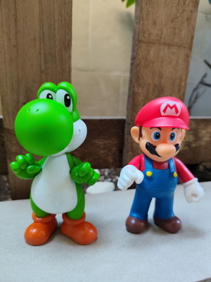 Super Mario & Yoshi figures used, Jakks Pacific 4"