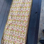 Table runner like new