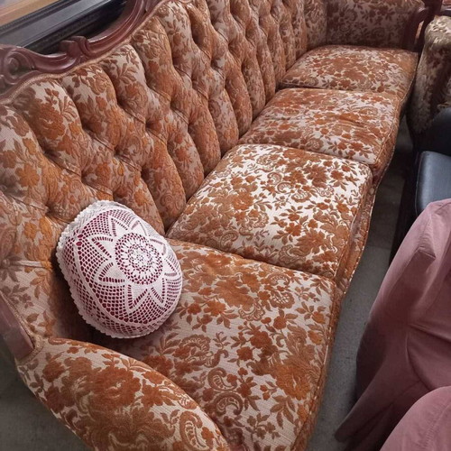 Classic Louis Style Living Room Set like new
