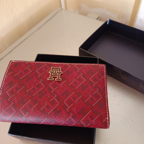 Tommy Hilfiger women's wallet new, multicolor
