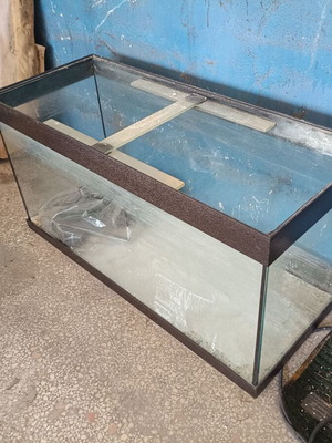 Aquarium 200 liters like new with accessories
