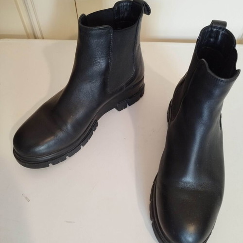 Nak leather Chelsea boots black, like new, size 37