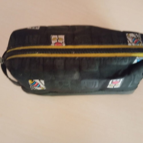 Toiletry bag like new, black, 15x6 cm