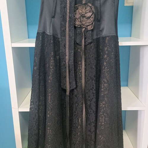 Italian women's set made in Italy, like new, jacket and lace skirt with belt S/M