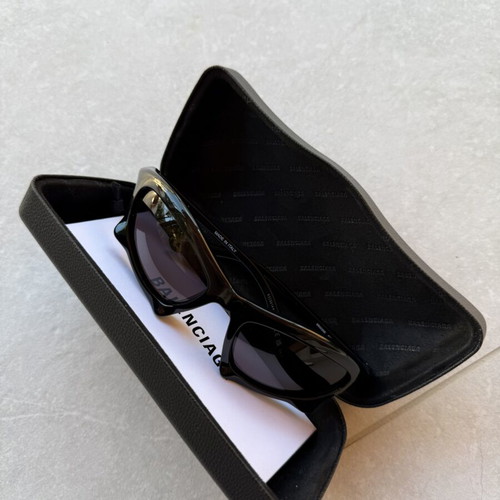 Balenciaga sunglasses brand new, black