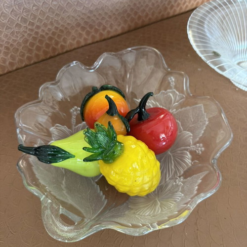 Decorative glass platters like new, set with glass fruits gift