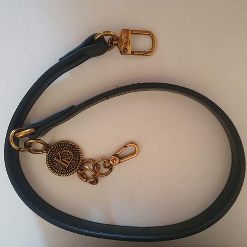 Quilted crossbody bag black with gold details like new