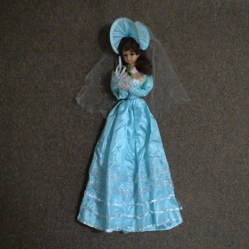 Musical doll 60cm used, defective without base
