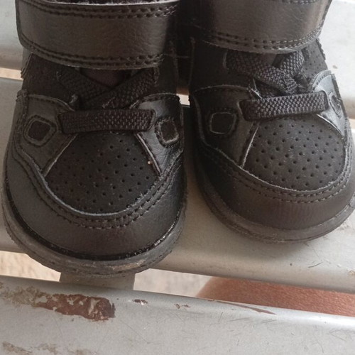 Nike baby shoes like new, size 18.5, velcro closure