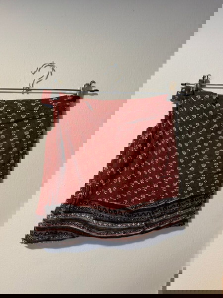 Short patterned skirt