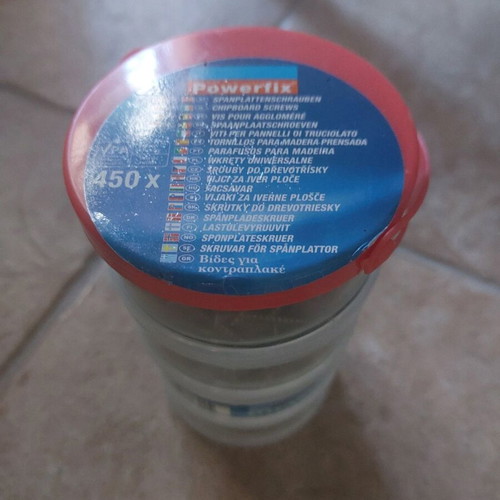 Screw tower with 4 sizes used